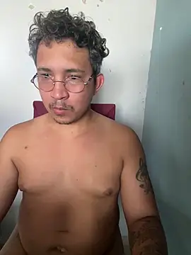 Snapshot of adelgado777 chatting on 26, 5, 2026 adelgado777 online show from 26, 5, 2026