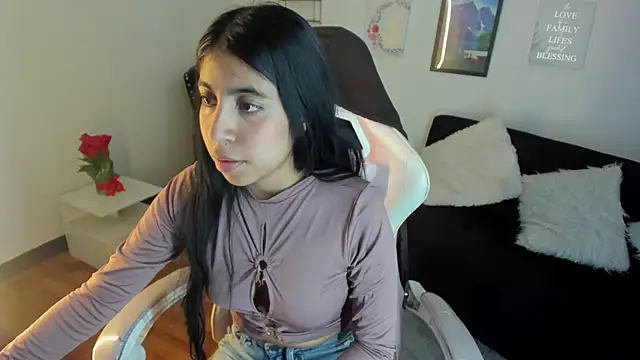 lunitaa18 online show from 24, 9, 2025