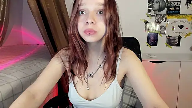 Snapshot of crystal_lilith chatting on 3, 2, 2025 crystal lilith online show from 3, 2, 2025