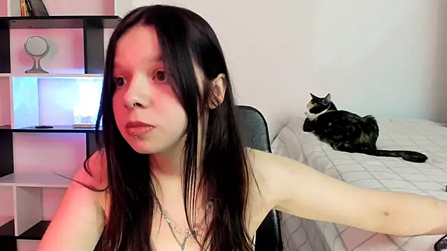 Snapshot of crystal_lilith chatting on 8, 2, 2025 crystal lilith online show from 8, 2, 2025