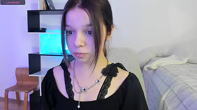 Snapshot of crystal_lilith chatting on 10, 2, 2025 crystal lilith online show from 10, 2, 2025