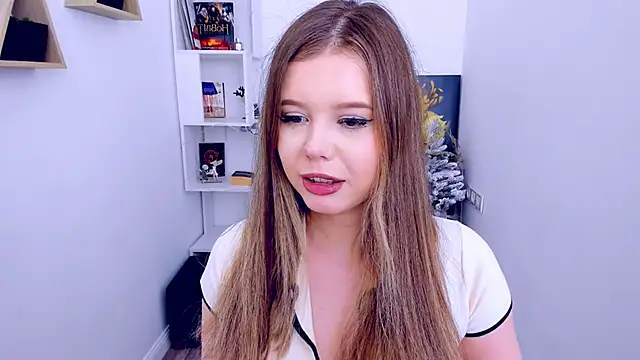 Snapshot of FollowLovee chatting on 8, 1, 2025 FollowLovee online show from 8, 1, 2025