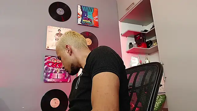 MagnusFrost online show from 14, 1, 2025