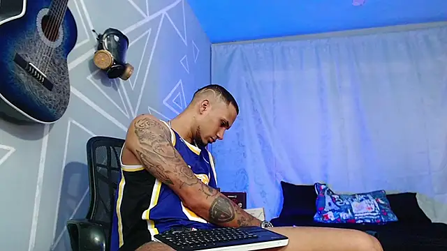 MagnusFrost online show from 7, 2, 2025