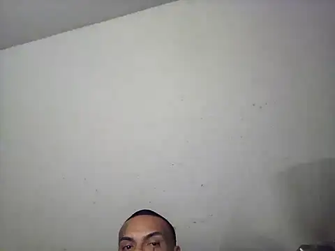 Snapshot of Houstonslong1 chatting on 4, 12, 2025 Houstonslong1 online show from 4, 12, 2025