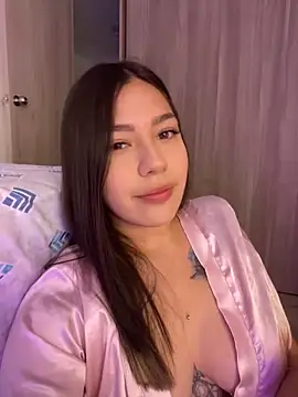 Latina vanessa online show from 26, 1, 2025