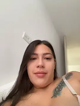 Latina vanessa online show from 6, 2, 2025