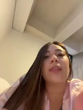 Latina vanessa online show from 7, 6, 2026