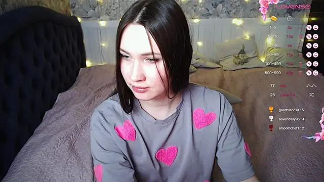 ChloeMillerMeow online show from 4, 3, 2025