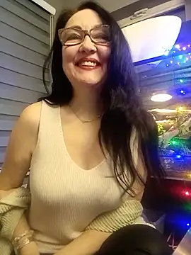 Snapshot of CamilleDesire chatting on 27, 12, 2024 CamilleDesire online show from 27, 12, 2024