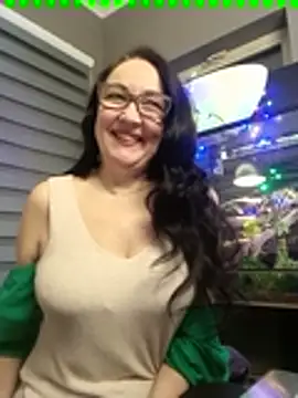 Snapshot of CamilleDesire chatting on 21, 1, 2025 CamilleDesire online show from 21, 1, 2025