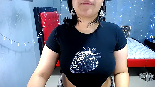 Snapshot of Sweettei chatting on 29, 11, 2025 Sweettei online show from 29, 11, 2025