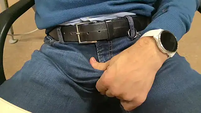 alessandroman2114 online show from 1, 12, 2025