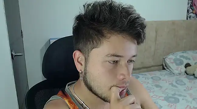 JOHANLEON1 online show from 2, 12, 2024