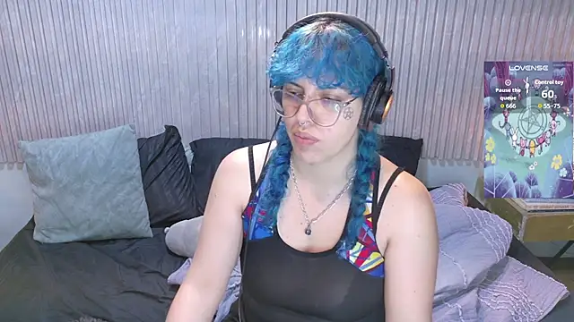 Eli666uwu online show from 22, 12, 2025