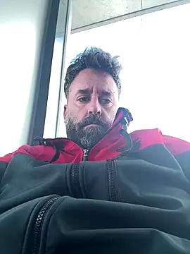 Snapshot of AreiasTuga chatting on 17, 11, 2025 AreiasTuga online show from 17, 11, 2025