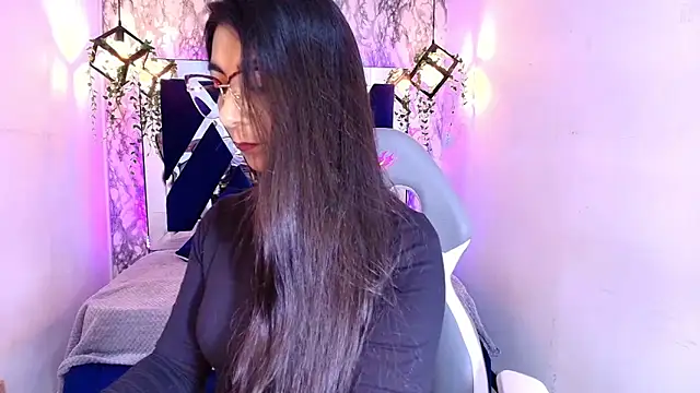 Snapshot of Karla_hernandez_ chatting on 18, 10, 2025 Karla hernandez online show from 18, 10, 2025