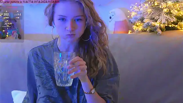 Alexandra Demore online show from 4, 2, 2025