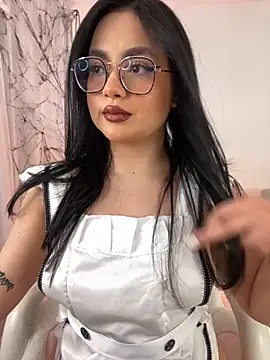 Snapshot of montmariana chatting on 6, 10, 2025 montmariana online show from 6, 10, 2025