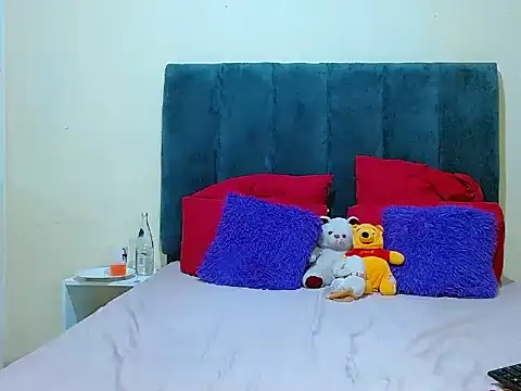 curvycloe1 online show from 18, 10, 2025