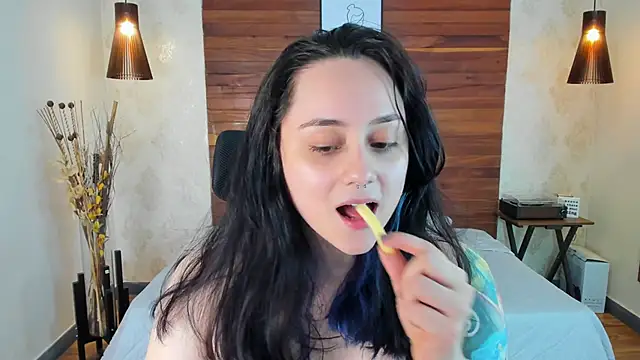 KatherineBond online show from 15, 3, 2025