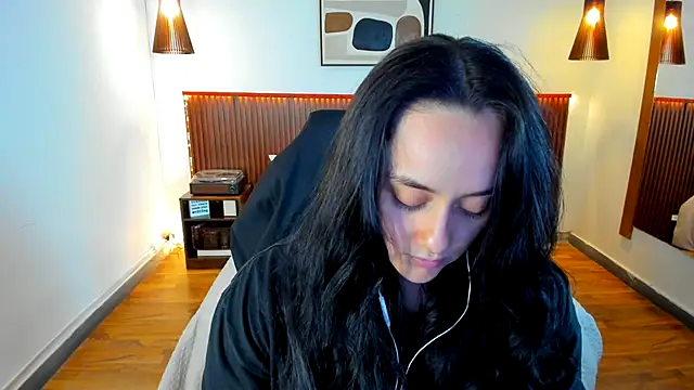 KatherineBond online show from 10, 10, 2025