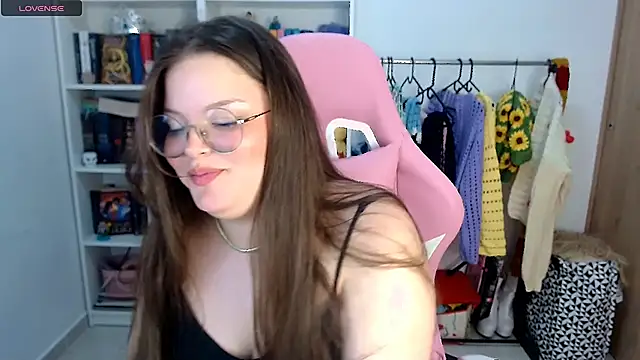 Snapshot of Gabiwaifu chatting on 12, 11, 2025 Gabiwaifu online show from 12, 11, 2025