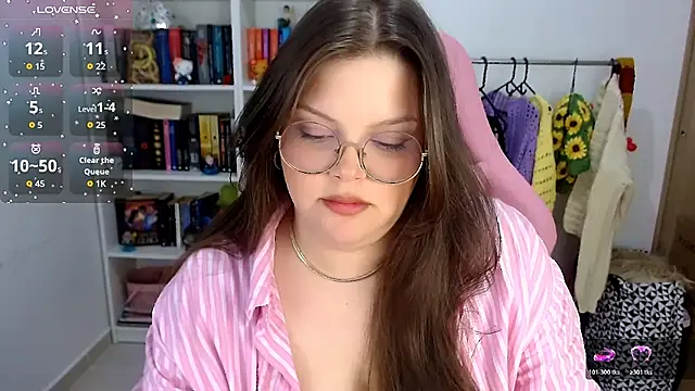 Snapshot of Gabiwaifu chatting on 14, 11, 2025 Gabiwaifu online show from 14, 11, 2025