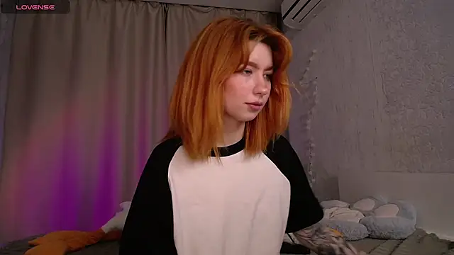 Snapshot of Evaa_Moonn_ chatting on 14, 9, 2025 Evaa Moonn online show from 14, 9, 2025