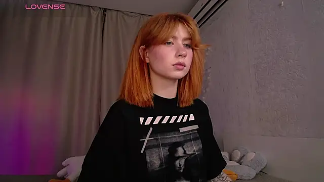 Snapshot of Evaa_Moonn_ chatting on 10, 11, 2025 Evaa Moonn online show from 10, 11, 2025