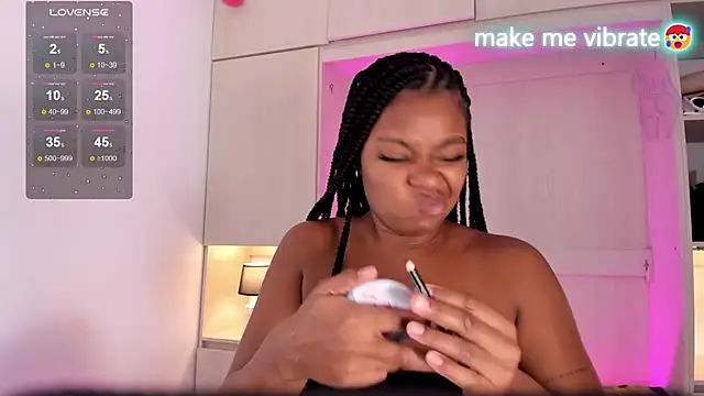 Snapshot of tamaraa_smiith chatting on 6, 2, 2025 tamaraa smiith online show from 6, 2, 2025