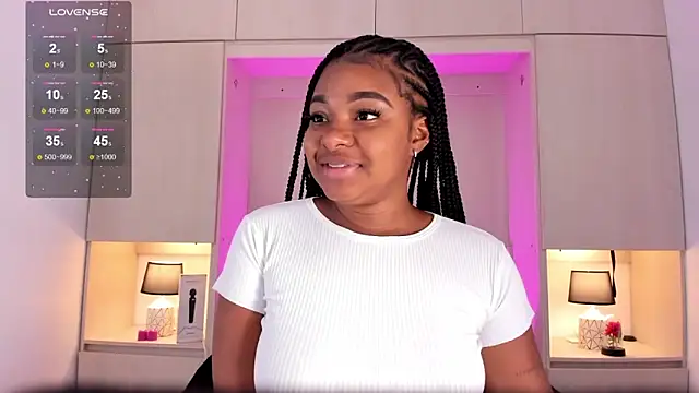 Snapshot of tamaraa_smiith chatting on 8, 2, 2025 tamaraa smiith online show from 8, 2, 2025