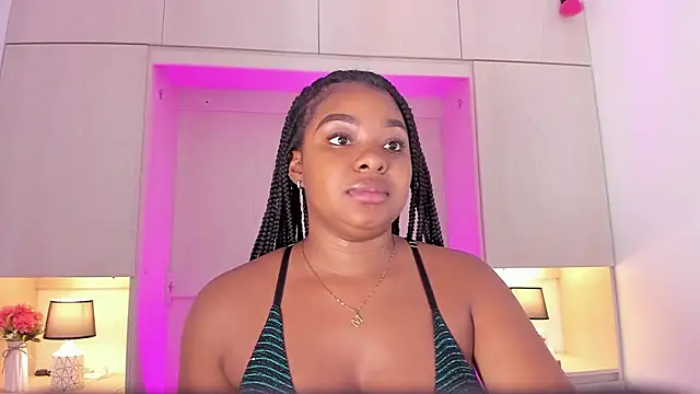 Snapshot of tamaraa_smiith chatting on 4, 3, 2025 tamaraa smiith online show from 4, 3, 2025
