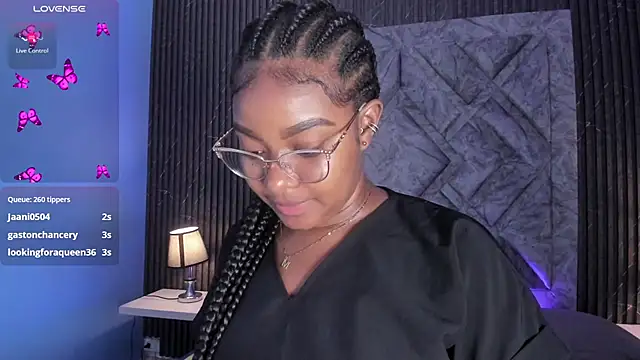 Snapshot of tamaraa_smiith chatting on 7, 10, 2025 tamaraa smiith online show from 7, 10, 2025