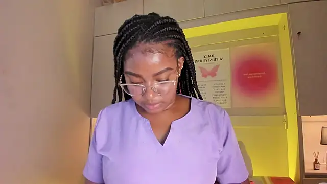 Snapshot of tamaraa_smiith chatting on 10, 4, 2026 tamaraa smiith online show from 10, 4, 2026