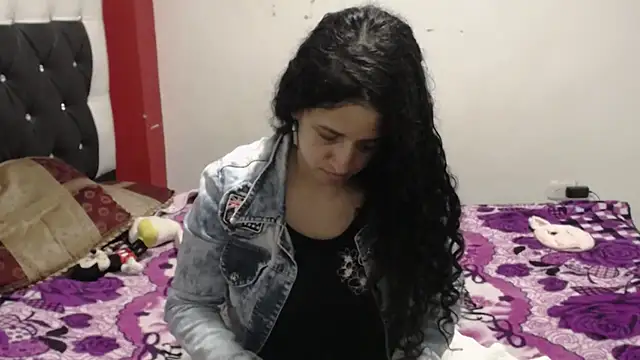 Snapshot of Katty_Bones chatting on 22, 3, 2025 Katty Bones online show from 22, 3, 2025