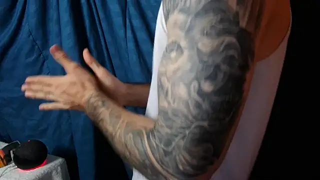 Snapshot of Kenner_fox77 chatting on 25, 12, 2024 Kenner fox77 online show from 25, 12, 2024