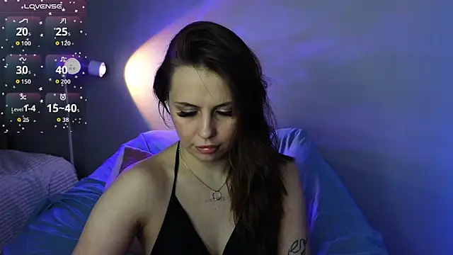 Aisha Riley online show from 24, 9, 2025