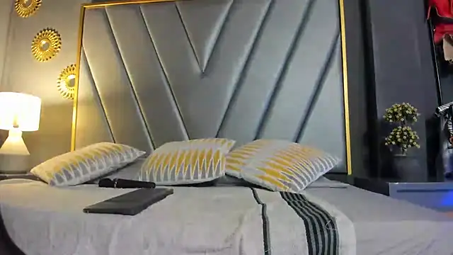 BrendaAdams  online show from 6, 7, 2026