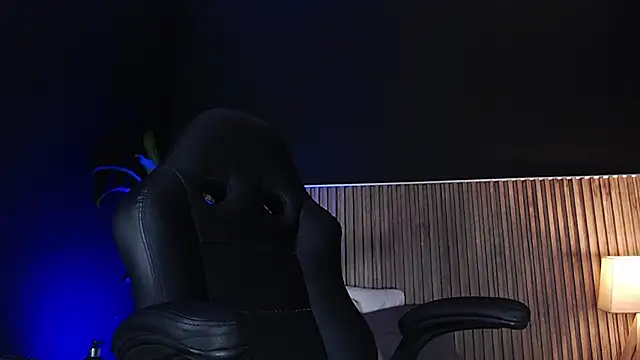 DilanJonnes  online show from 4, 2, 2025