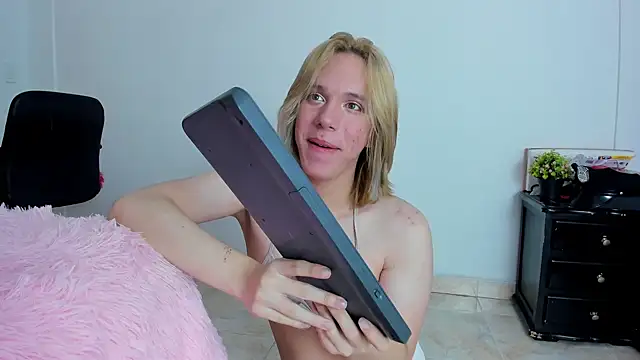  Little angel69 online show from 18, 12, 2024