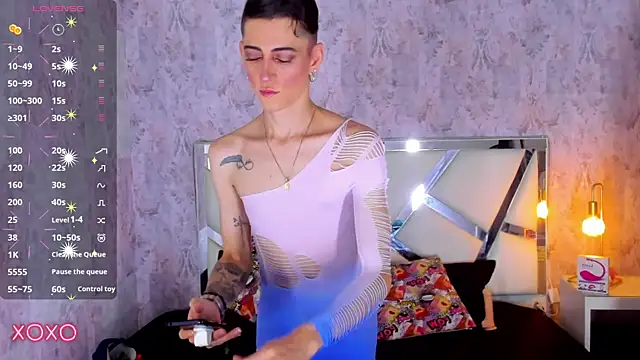 Snapshot of dominic_thailor chatting on 21, 9, 2025 dominic thailor online show from 21, 9, 2025