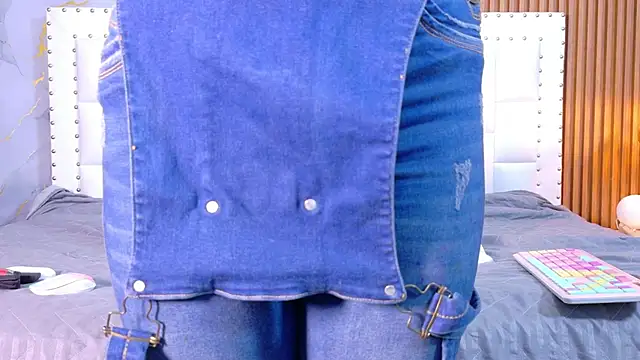 indianschoolgirl online show from 18, 11, 2025