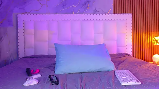 indianschoolgirl online show from 15, 4, 2026