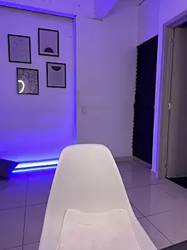 Miss-Abbii online show from 7, 3, 2025