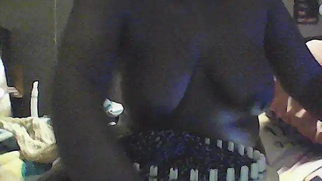 EbonyFetishQueen online show from 4, 6, 2026