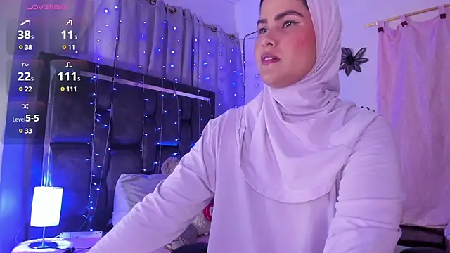 Snapshot of AishaAmin_ chatting on 26, 12, 2024 AishaAmin online show from 26, 12, 2024
