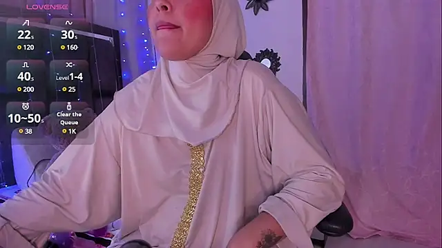 Snapshot of AishaAmin_ chatting on 18, 1, 2025 AishaAmin online show from 18, 1, 2025