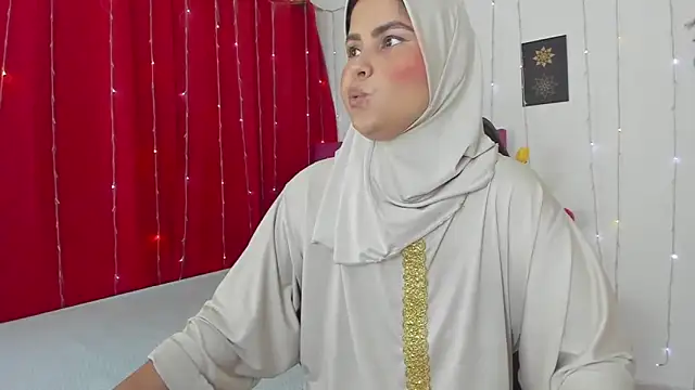 Snapshot of AishaAmin_ chatting on 6, 3, 2025 AishaAmin online show from 6, 3, 2025