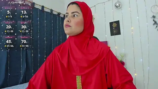 Snapshot of AishaAmin_ chatting on 18, 9, 2025 AishaAmin online show from 18, 9, 2025